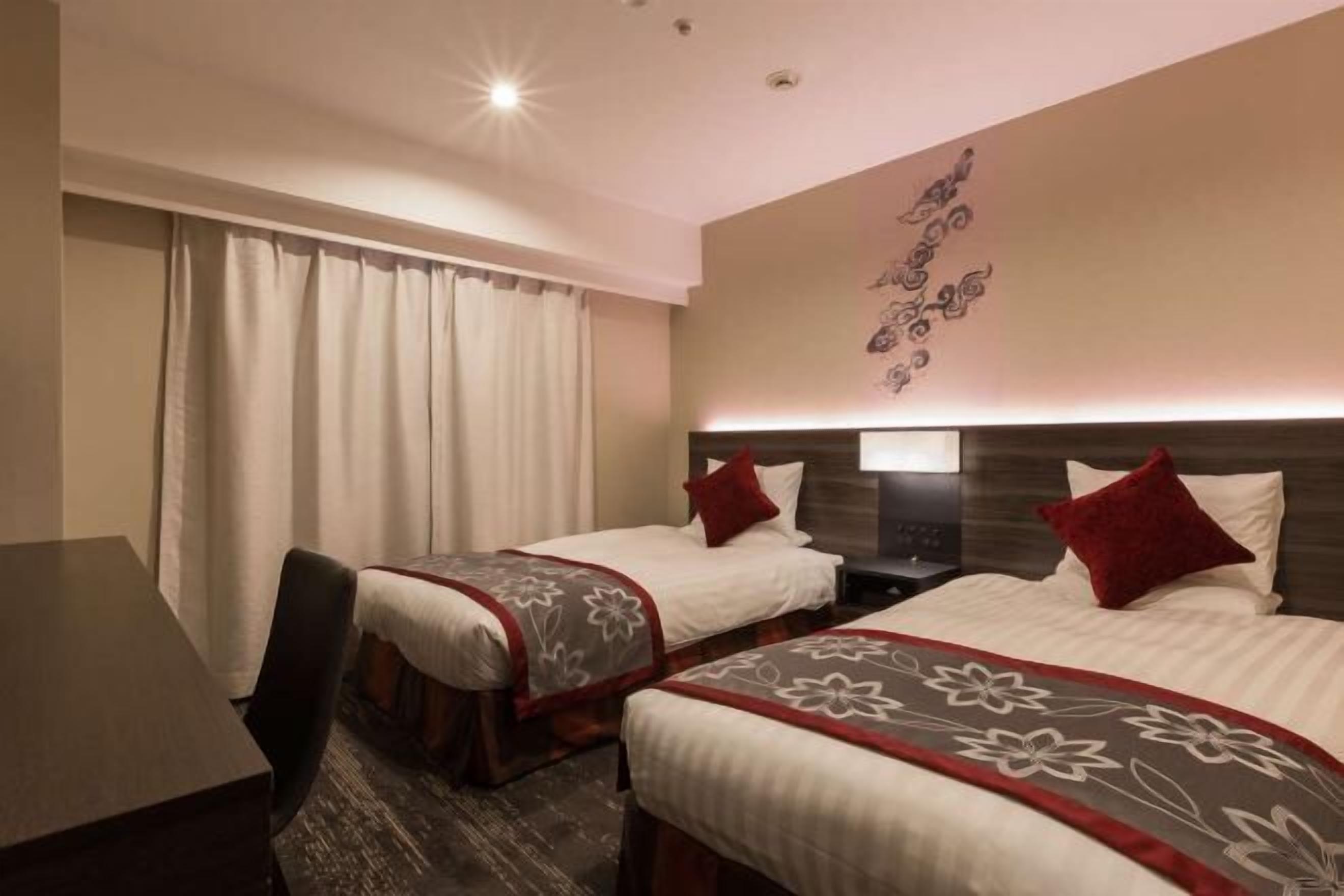 In-room safe, desk, free WiFi, bed sheets