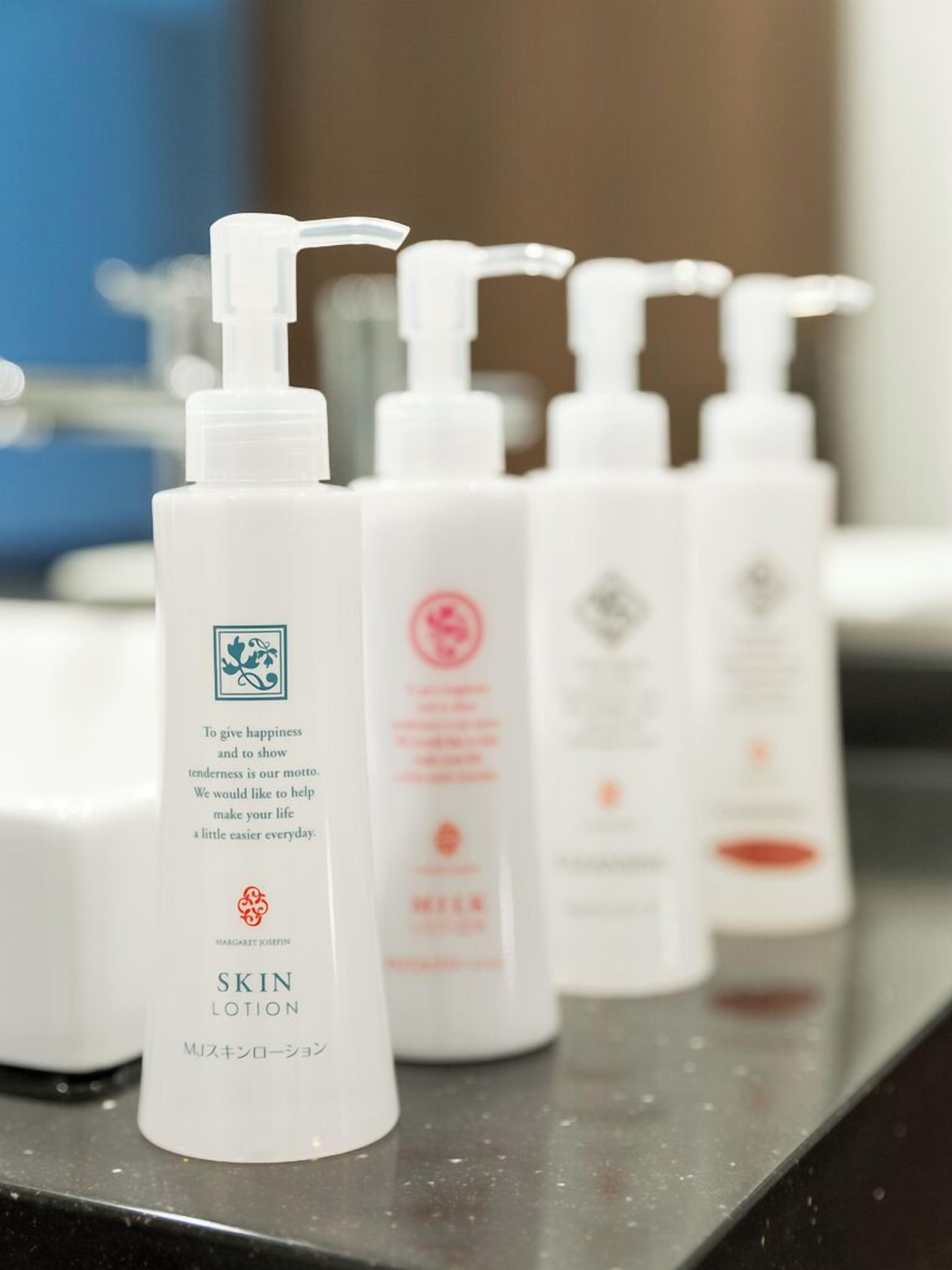 in-room safe, desk, free wifi, bed sheets