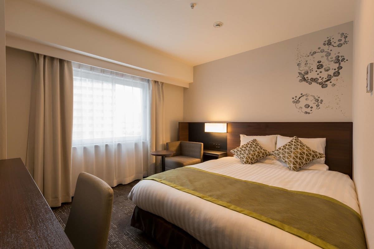Standard Double Room, 1 Queen Bed, Non Smoking (17 ㎡) | In-room safe, desk, free WiFi, bed sheets