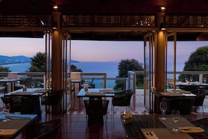 2 restaurants; breakfast, lunch, and dinner served - Centara Villas Phuket (Karon)