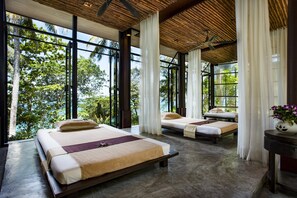 Couples treatment room(s), hot tub, body treatments, aromatherapy