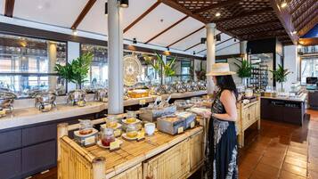 Daily buffet breakfast for a fee