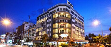 Façade de l’hébergement - soirée/nuit