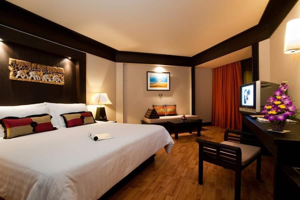 Minibar, in-room safe, desk, blackout curtains