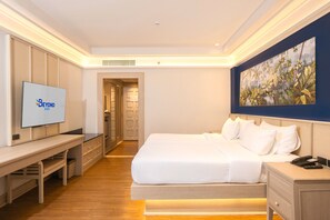 Chambre supérieure, accès à la piscine | Minibar, coffre-fort, bureau, rideaux d’obscurcissement