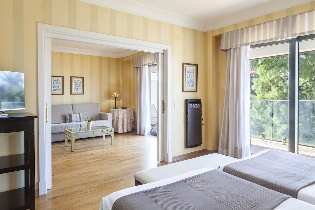1 bedroom, free minibar items, in-room safe, desk