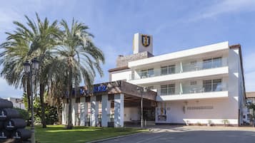 ด้านหน้าที่พัก