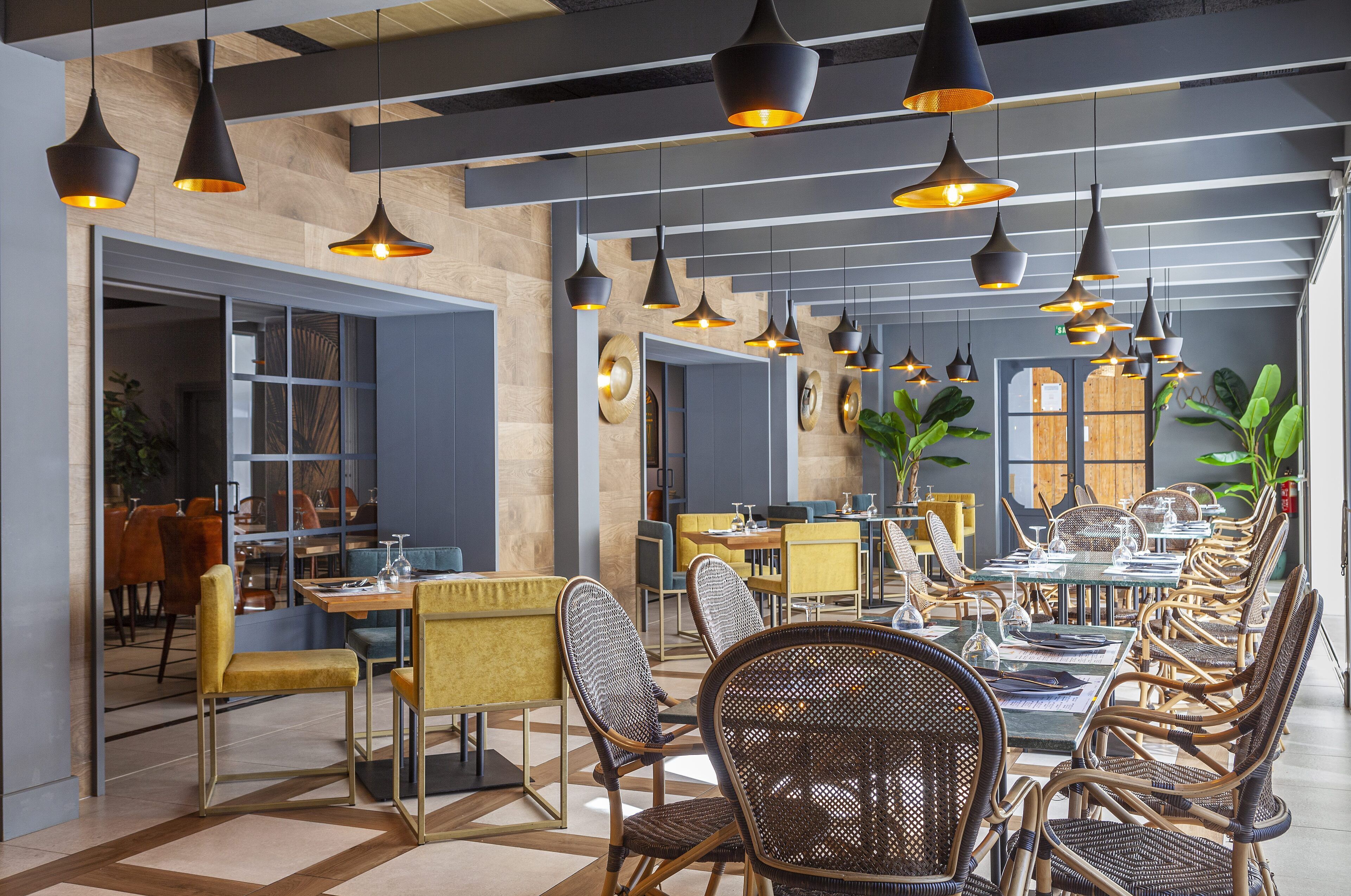 Breakfast, lunch and dinner served