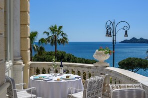 2 restaurants servant le déjeuner