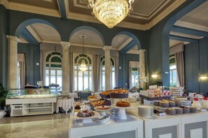 Petit déjeuner buffet compris tous les jours