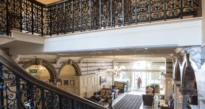 Crown and Mitre Hotel