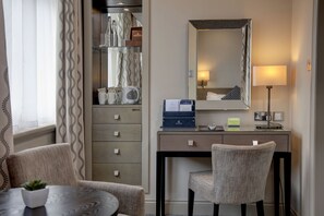 Junior King Suite