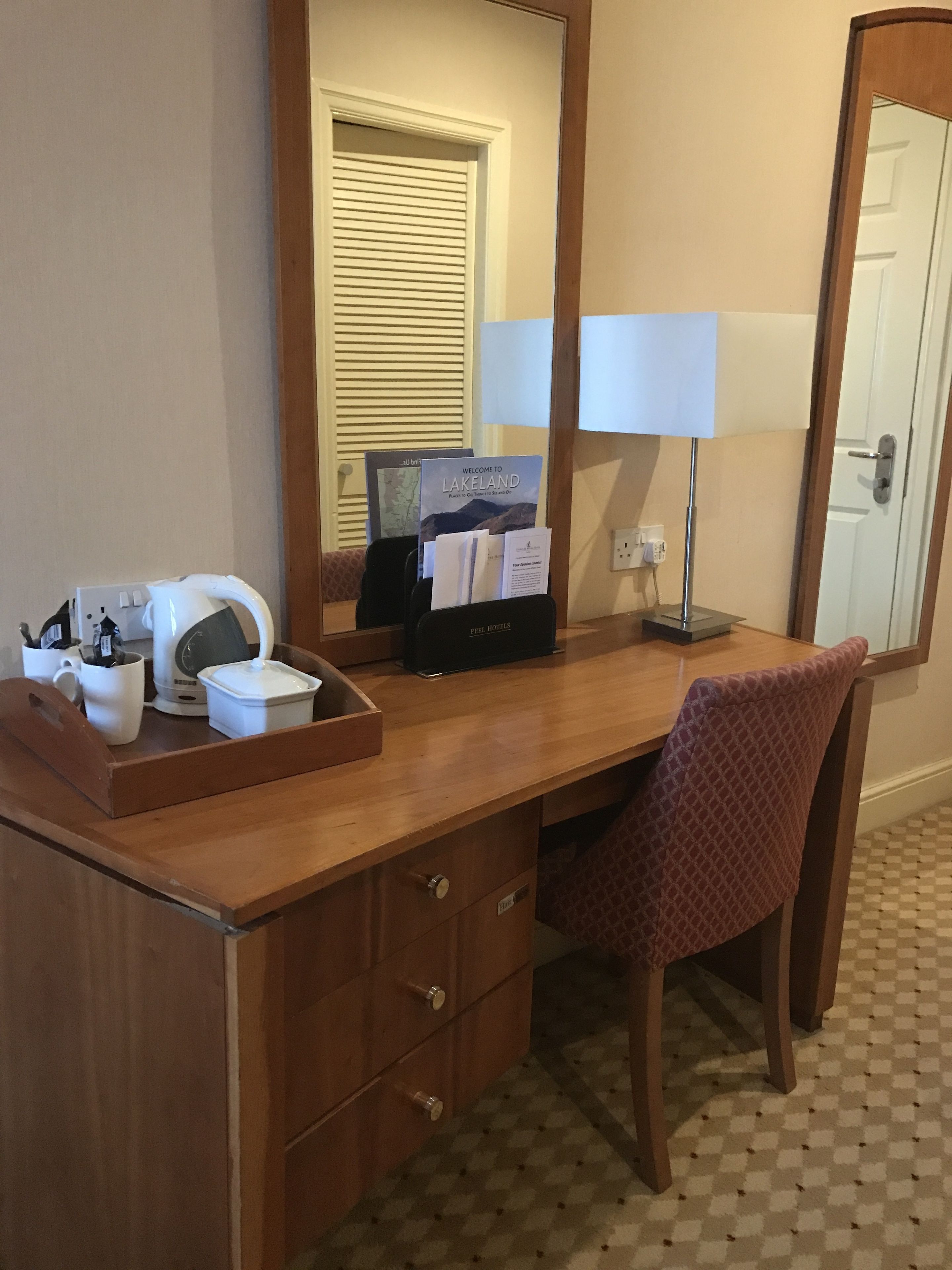 superior twin room | room amenity