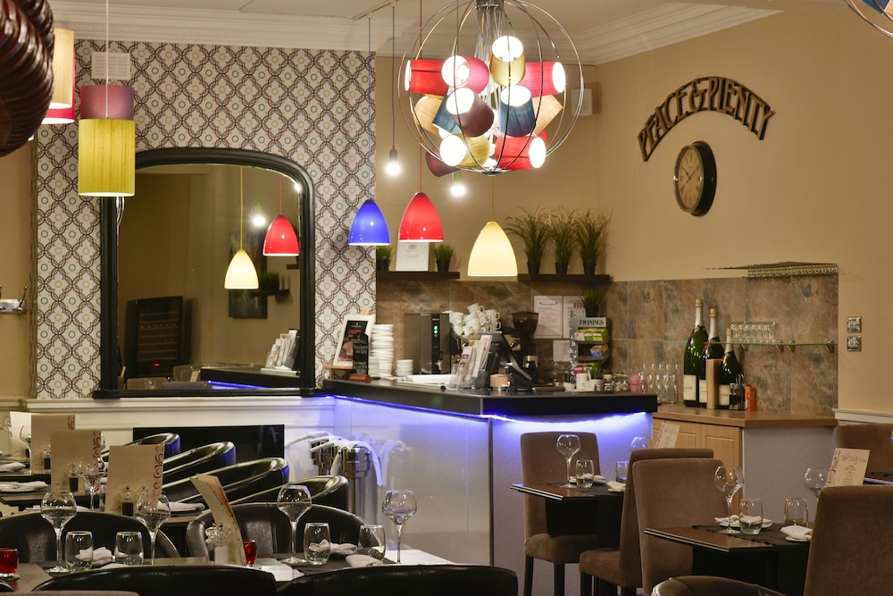 Crown & Mitre Hotel by null