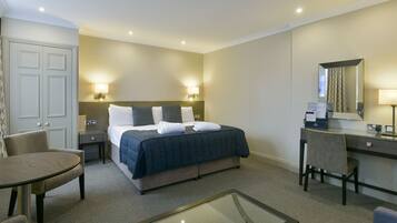 Suite monolocale Junior | 1 camera, una scrivania, ferro/asse da stiro, Wi-Fi gratuito