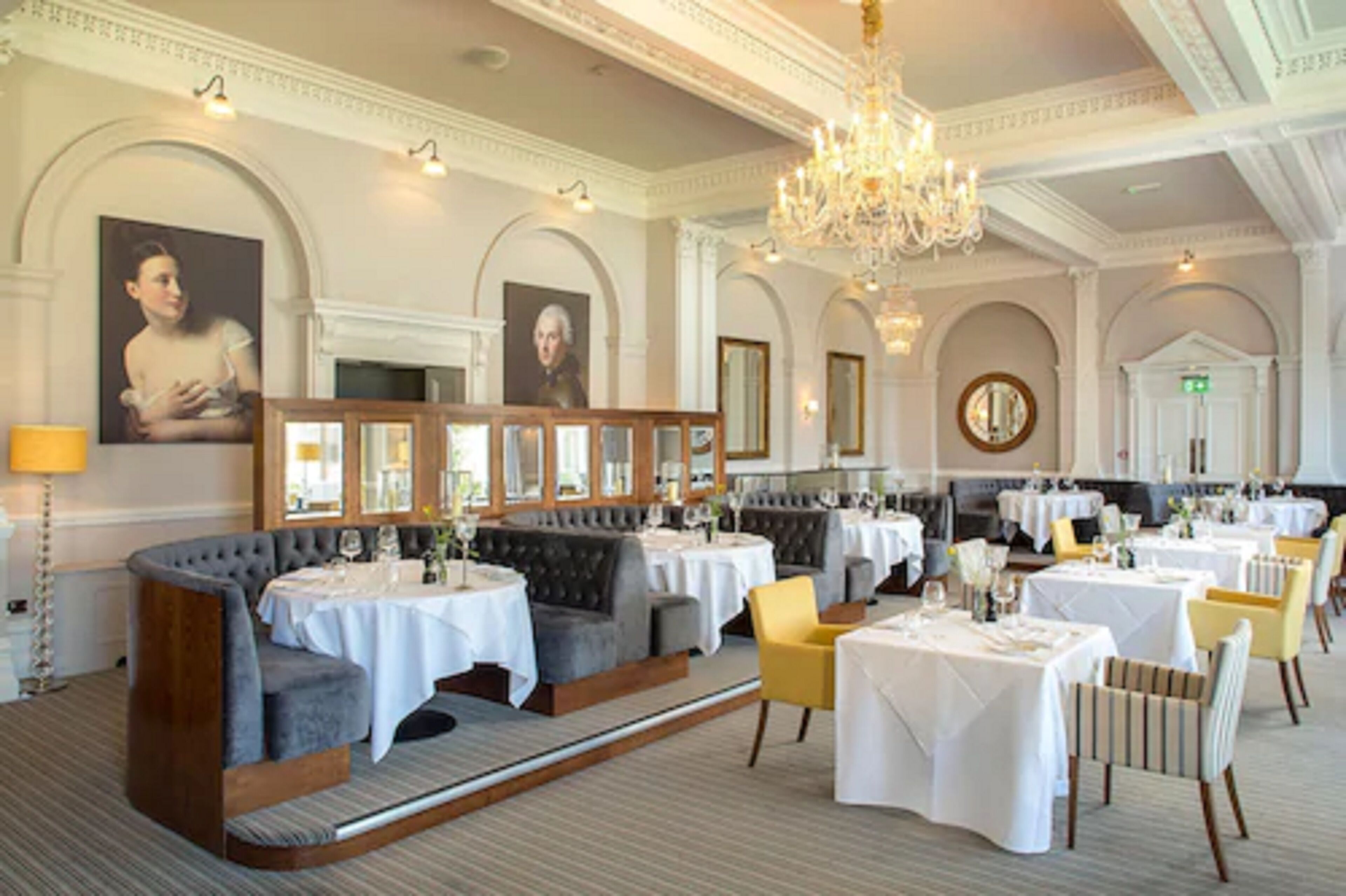 2 restaurants; breakfast, lunch and dinner served 