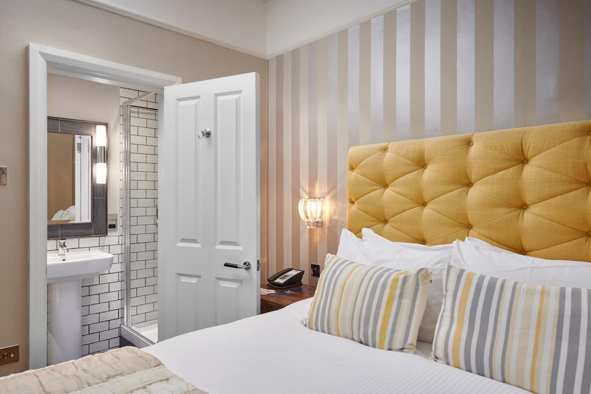 Cosy Double | 1 bedroom, Egyptian cotton sheets, hypo-allergenic bedding