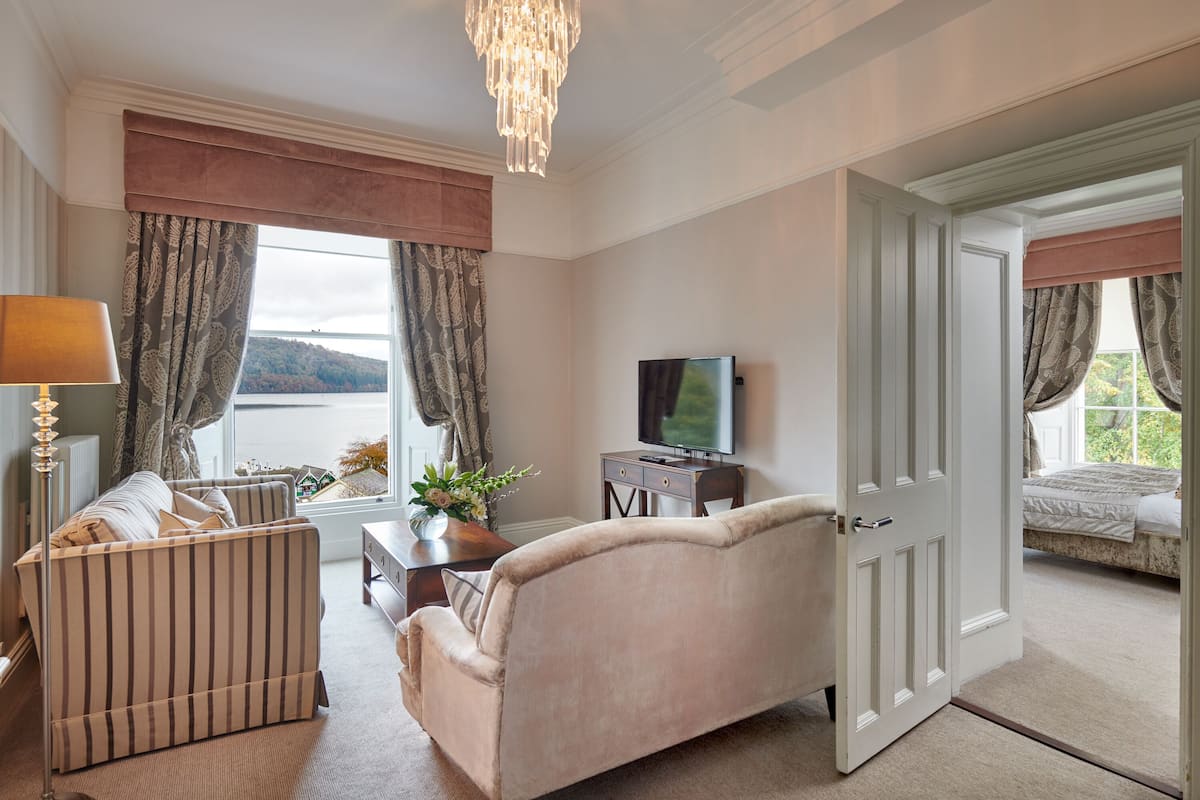 1 bedroom, egyptian cotton sheets, hypo-allergenic bedding, down duvets