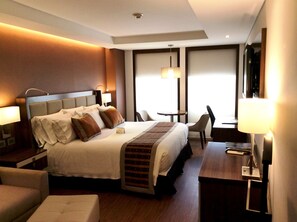 Superior Room | 1 bedroom, premium bedding, minibar, in-room safe