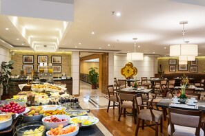 Free daily full breakfast