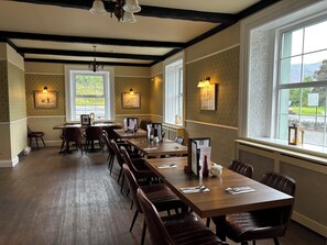 DĂźner et souper servis sur place