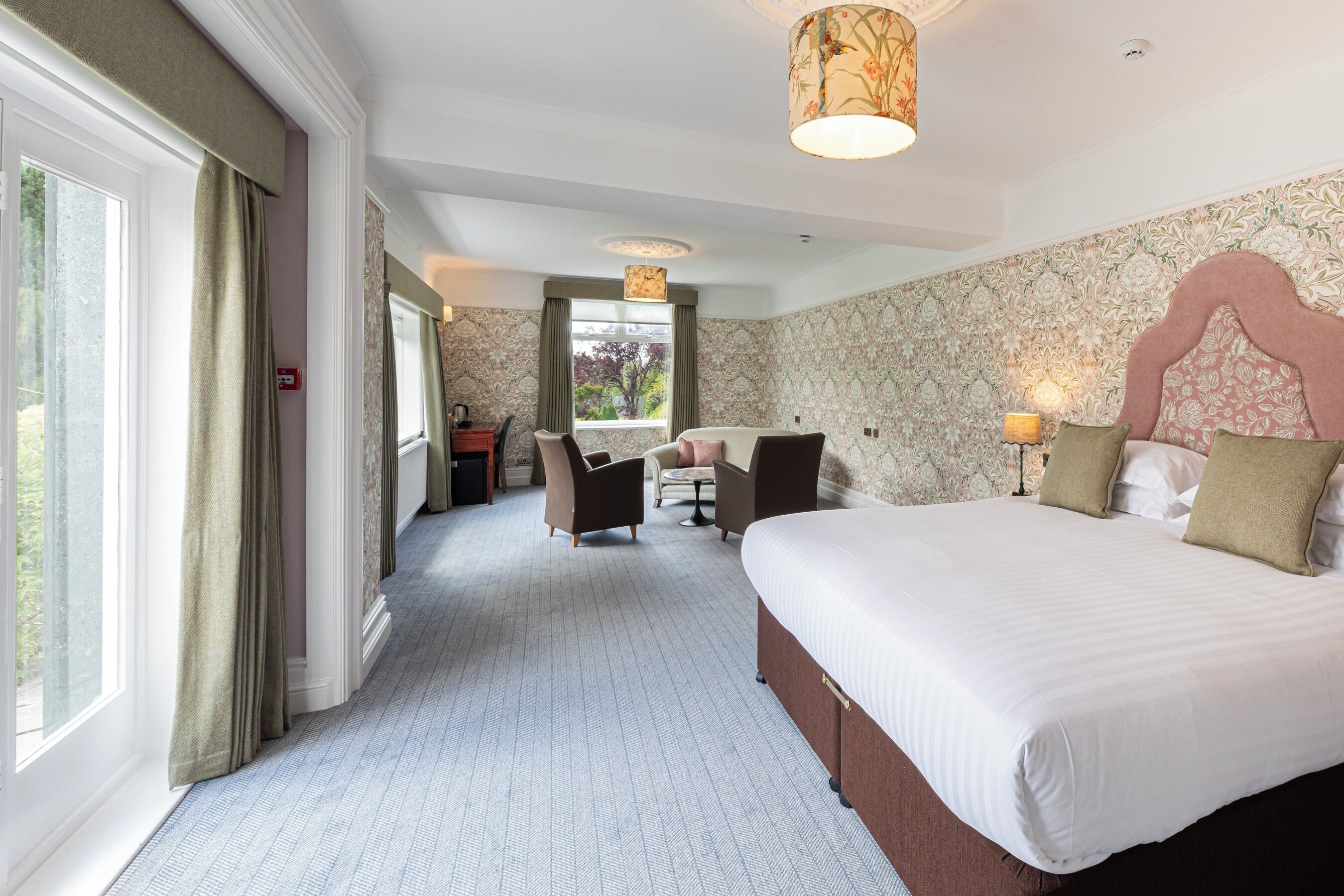 Premium bedding, in-room safe, individually decorated