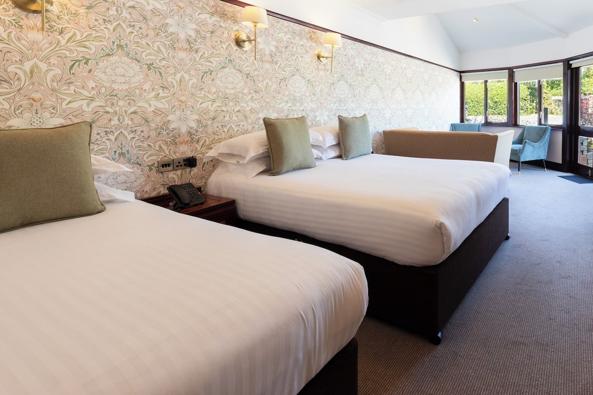 Family Three Dog Friendly | Hochwertige Bettwaren, Zimmersafe, individuell dekoriert