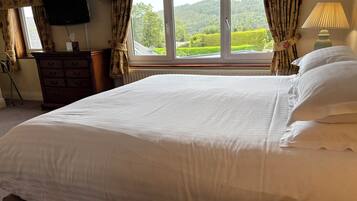 Family Room Sleeps 4 | Premium bedding, in-room safe, individually decorated