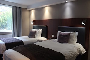 Habitació familiar | Caixa forta a l'habitació, decoració individual i mobiliari individual