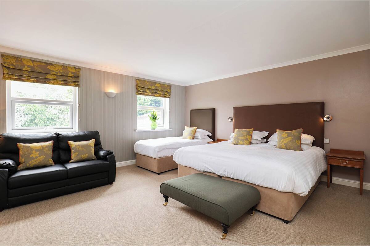 Desk, WiFi (free), alarm clocks, bed sheets