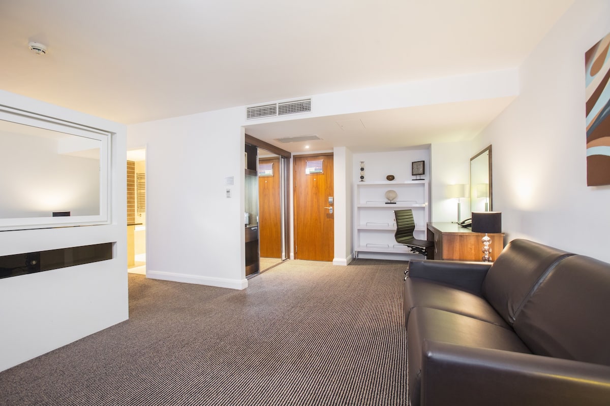 Minibar, in-room safe, desk, blackout drapes