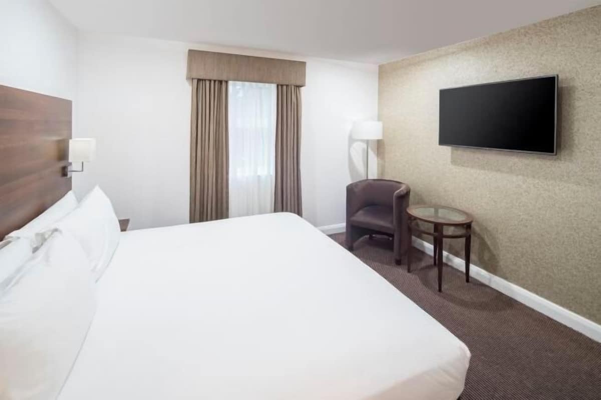 Minibar, in-room safe, desk, blackout drapes
