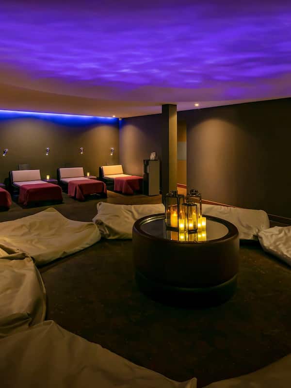 Salas de tratamiento para parejas y baño turco o hammam