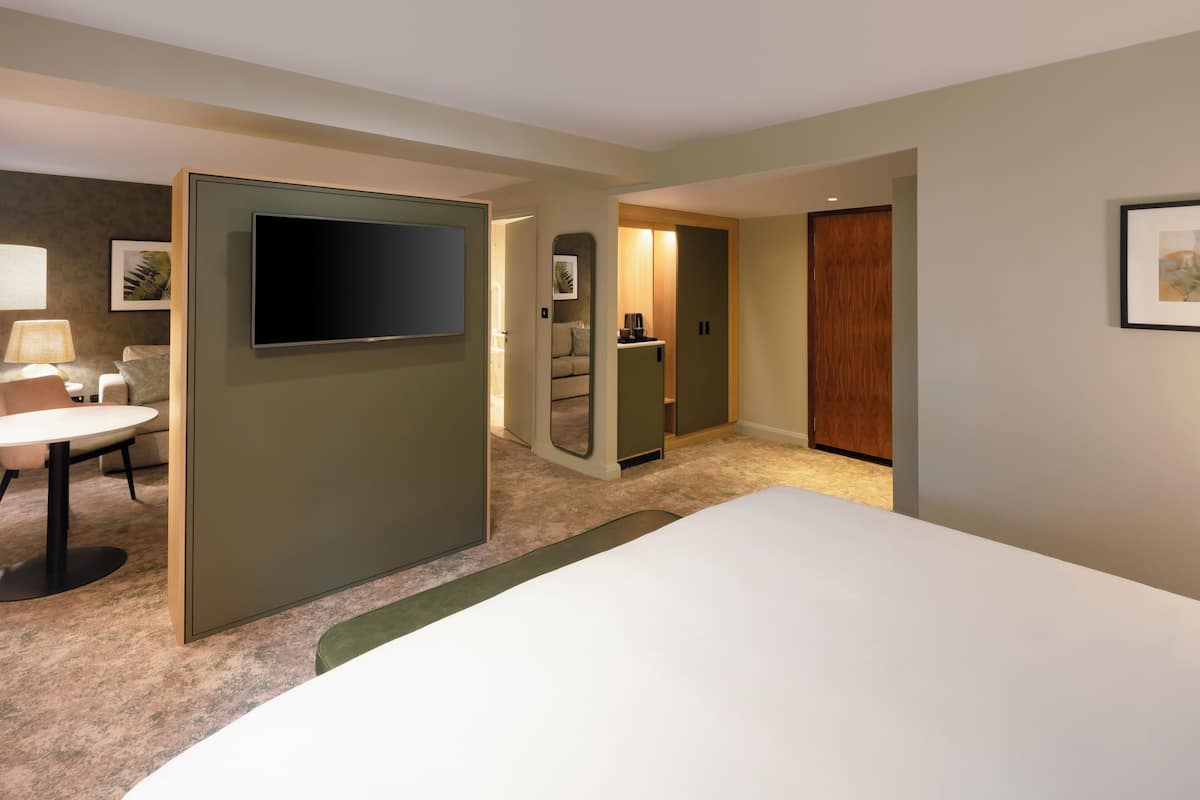 Minibar, in-room safe, desk, blackout drapes