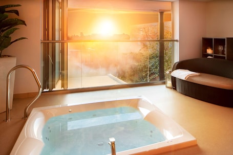 Salas de tratamiento para parejas, baño turco/hammam. DoubleTree by Hilton Hotel and Spa Chester