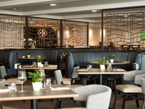Daily English breakfast (GBP 19.95 per person)