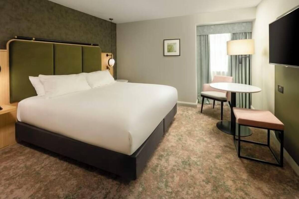 Minibar, coffre-fort, bureau, rideaux d’obscurcissement