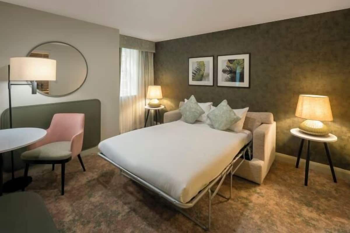 Minibar, in-room safe, desk, blackout drapes