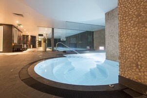 Bañera de hidromasaje exterior