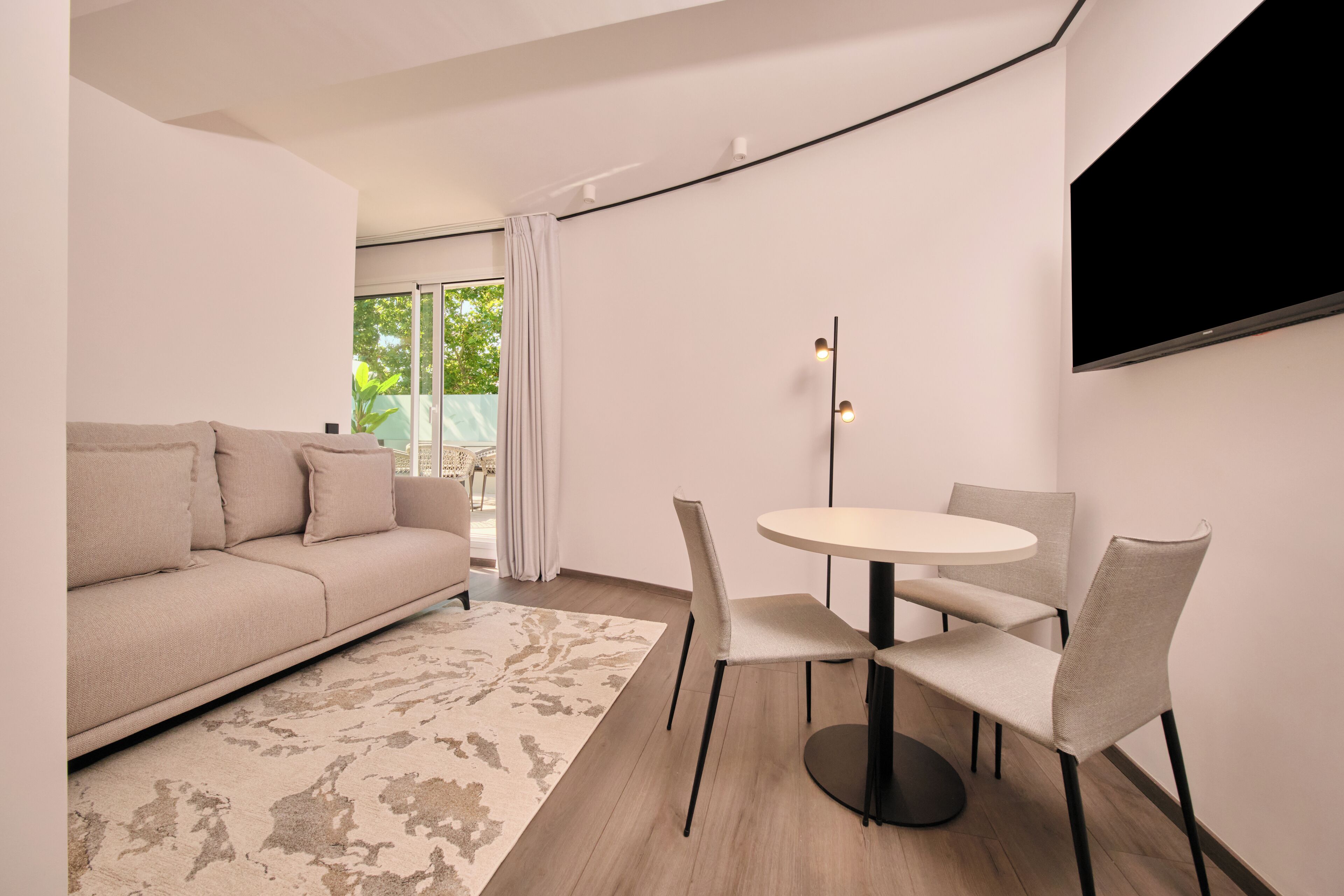 Een flatscreentelevisie