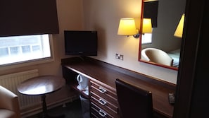 Standard Twin Room, 2 Single Beds, Non Smoking | Room amenity