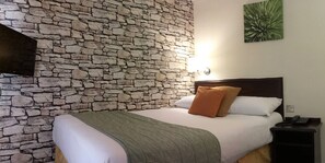 Dubbelrum (Mini ) | Skrivbord, strykjärn/strykbräda och gratis wi-fi