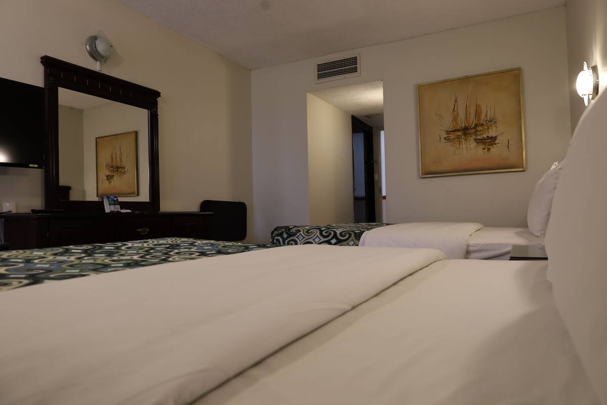 Blackout curtains, free WiFi