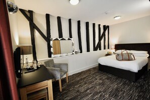 Superior Double Room | 1 bedroom, hypo-allergenic bedding, desk, laptop workspace