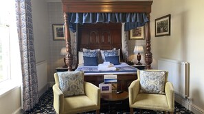 Double Room (Four Poster) | Individually decorated, individually furnished, desk, iron/ironing board