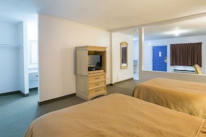 Caja de seguridad en la habitación y escritorio