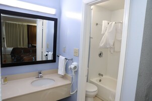 Chuveiro/banheira combinados, produtos de toalete grátis