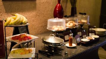 Free daily continental breakfast