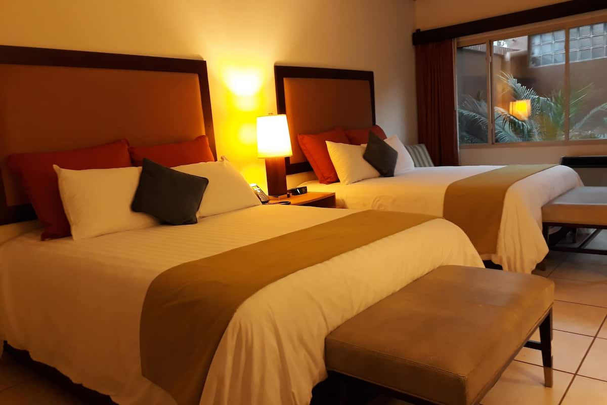 Comfort Double Room | Draps en coton égyptien, literie de qualité supérieure