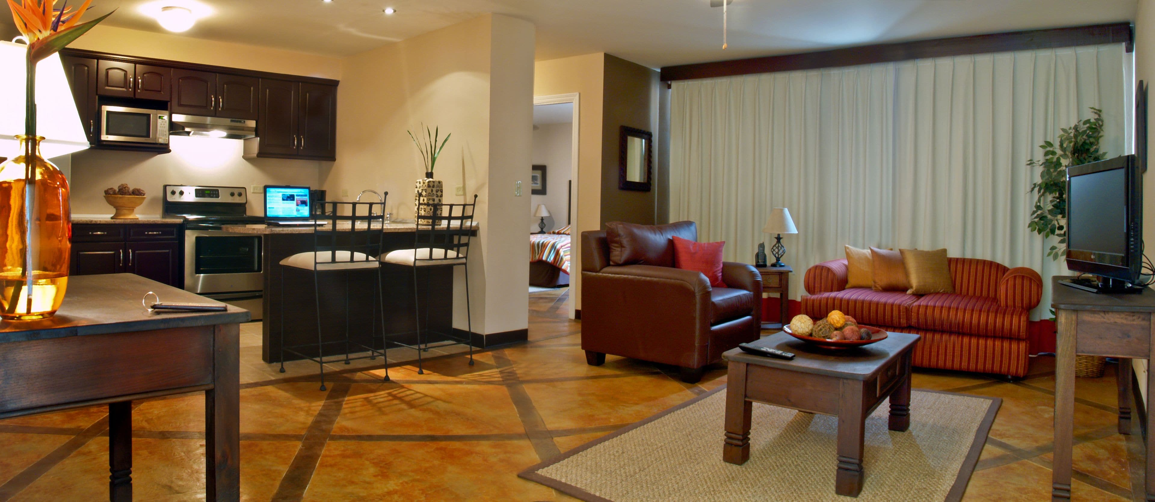 32-inch flat-screen tv with cable channels, tv, heated floors